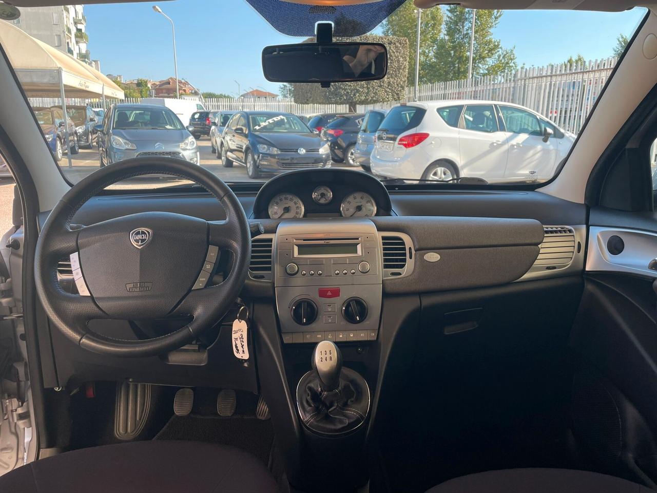 Lancia Ypsilon 1.3 MJT 75 CV Platino