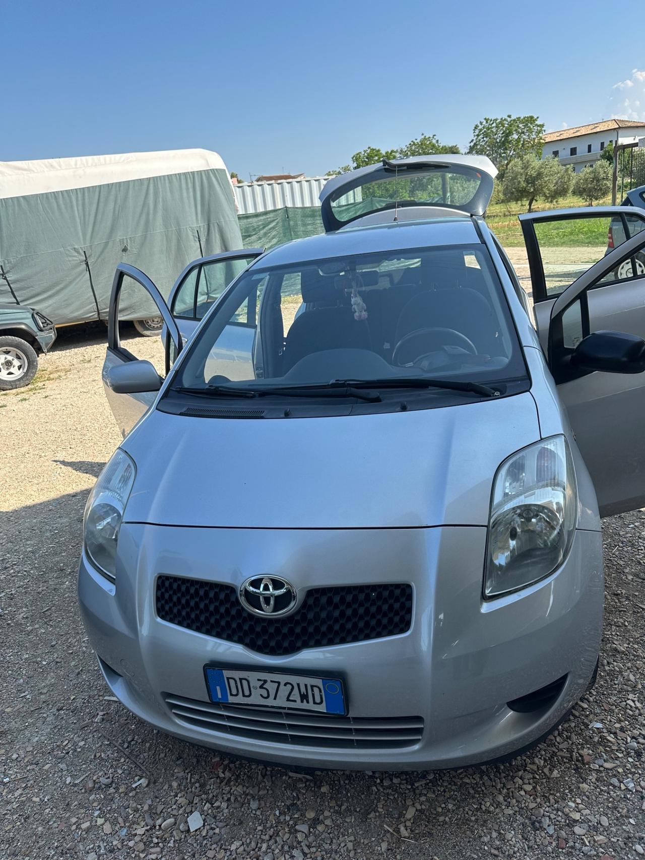 Toyota Yaris 1.0 5 porte