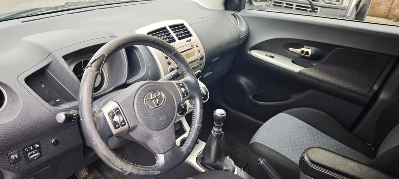 Toyota Urban Cruiser 4x4 D-4D AWD Luxury