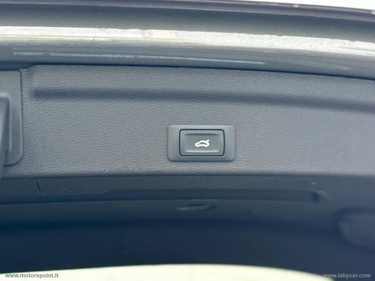 AUDI Q3 SPB 35 TDI S-LINE tronic Identity Black