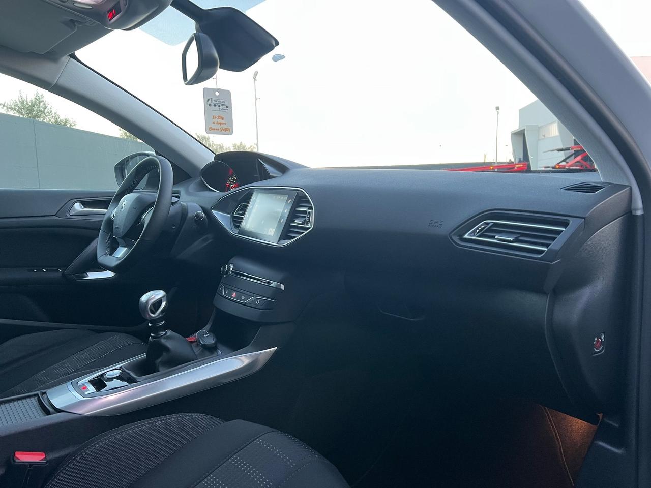 Peugeot 308 1.6 BlueHDi 120 Allure - 2017