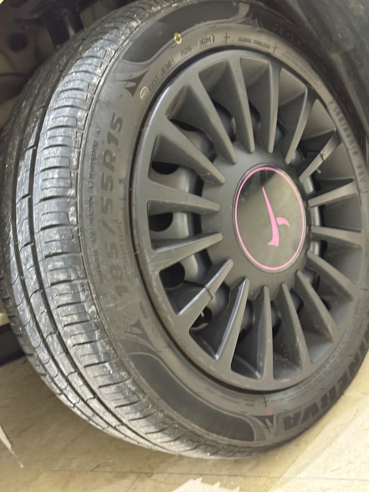 Lancia Ypsilon 1.2 69 CV 5 porte Elefantino rosa london paris