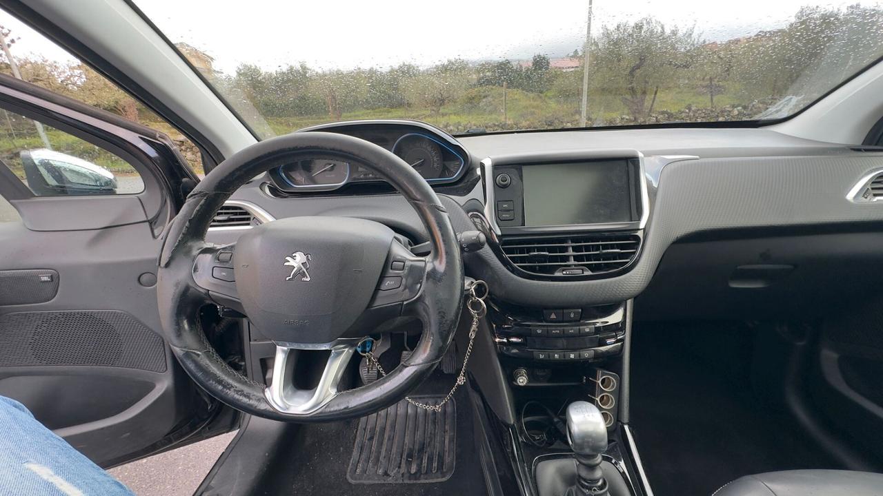 Peugeot 2008 1.2 Turbo benzina CV 130 Black Matt