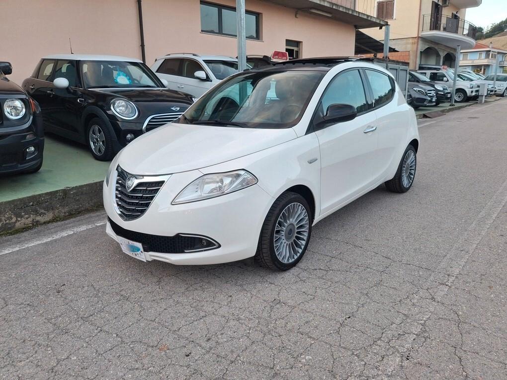 Lancia Ypsilon 1.2 Platinum TETTO-PELLE-CERCHIO 16