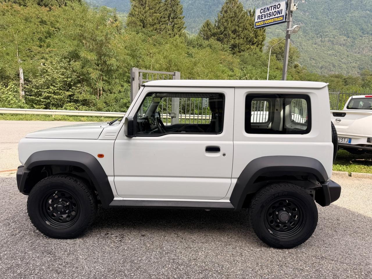 Suzuki Jimny 1.5 5MT PRO (N1)