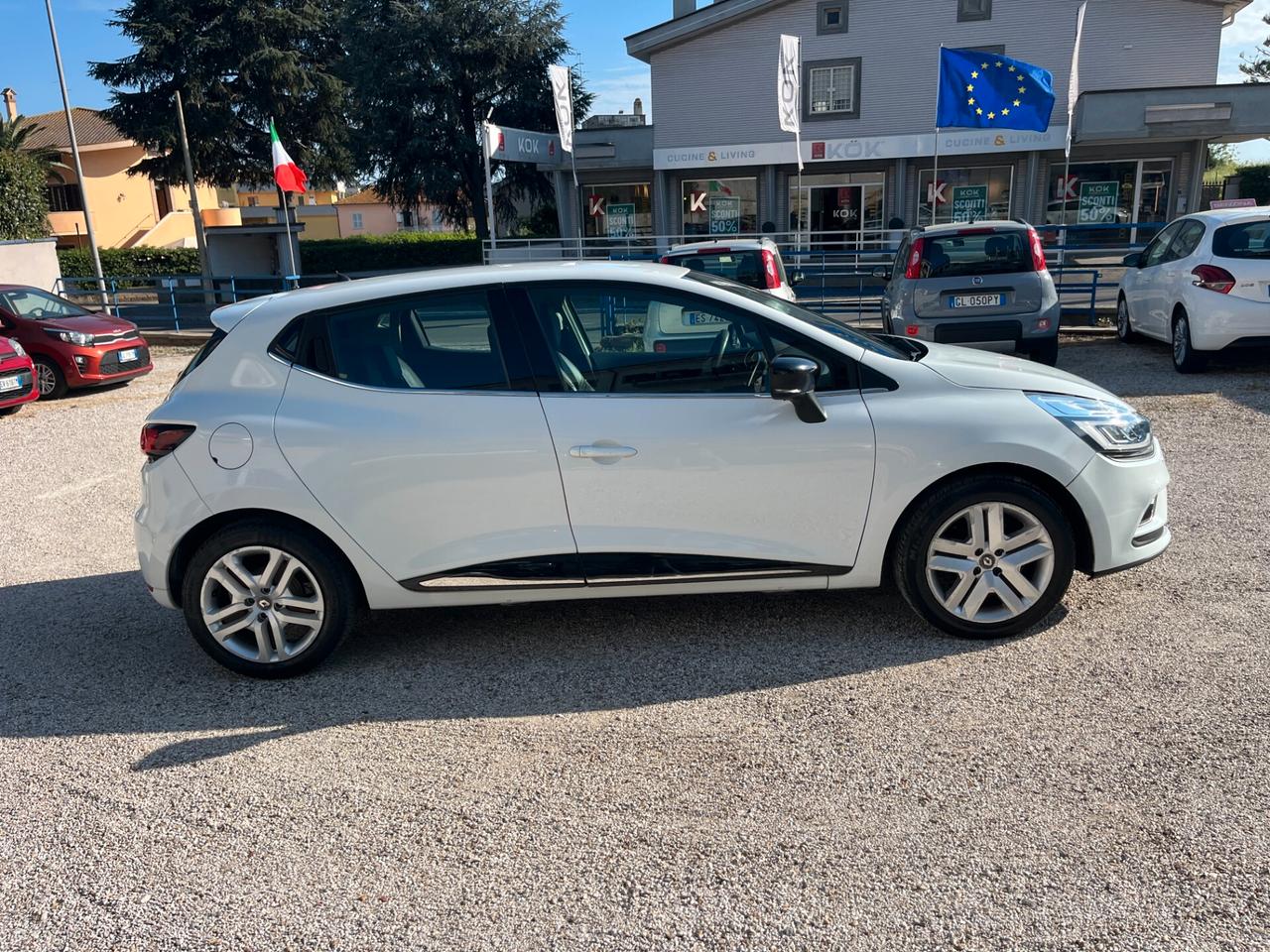 Renault Clio TCe 12V 75 CV 5 porte Moschino Intens