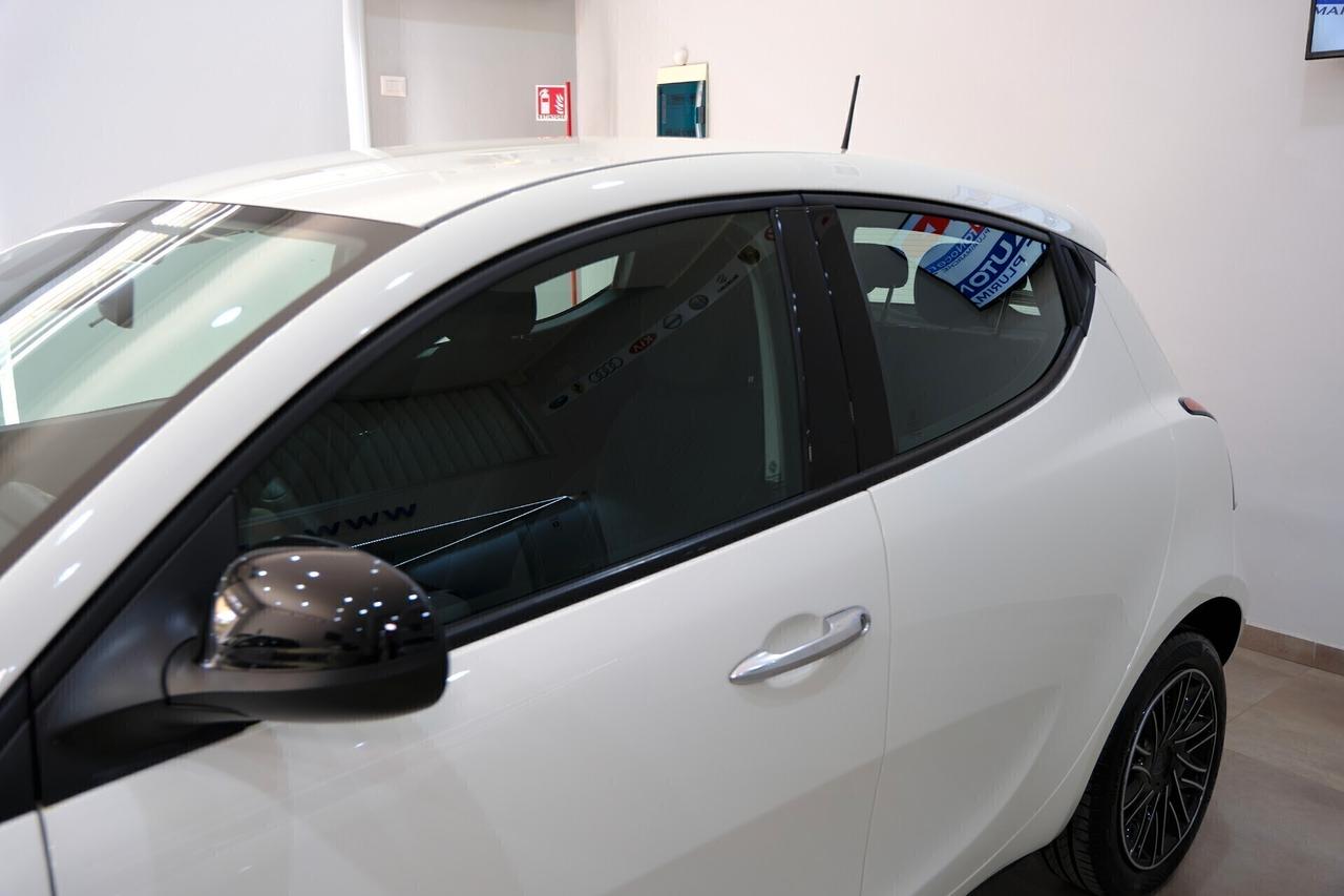 Lancia Ypsilon HYBRID 1000 70 cv GOLD 5°POSTO