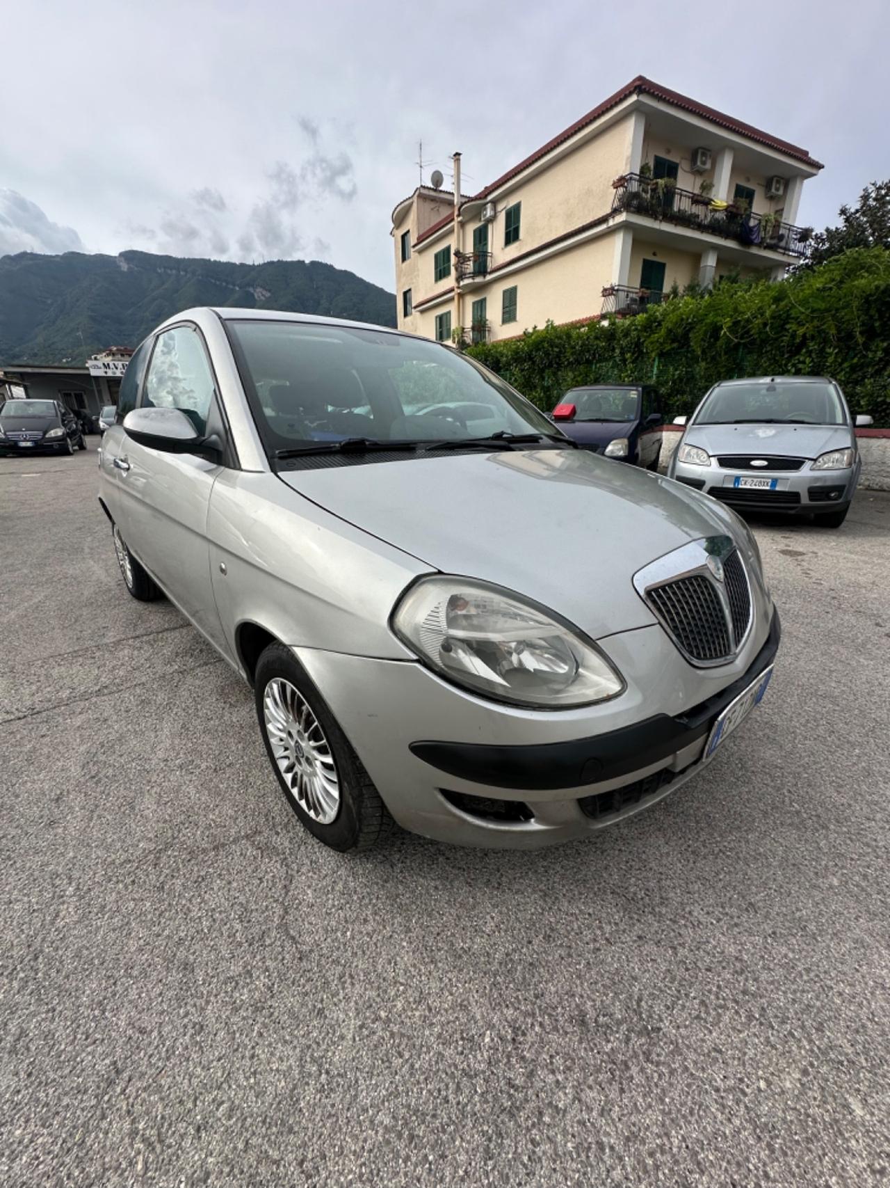 Lancia Ypsilon 1.2 Oro