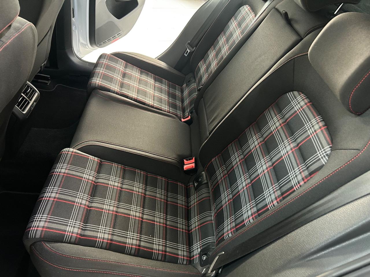 Volkswagen Golf GTI Performance 2.0 245 CV TSI DSG 5p. BMT