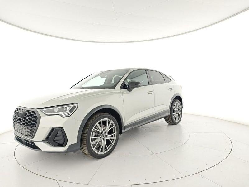 Audi Q3 SPB 40 TDI quattro S tronic Identity Black