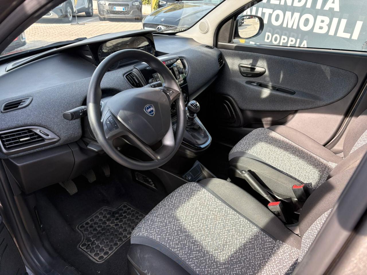 Lancia Ypsilon 1.0 FireFly 5 porte S&S Hybrid Silver PROMO FINANZIAMENTO