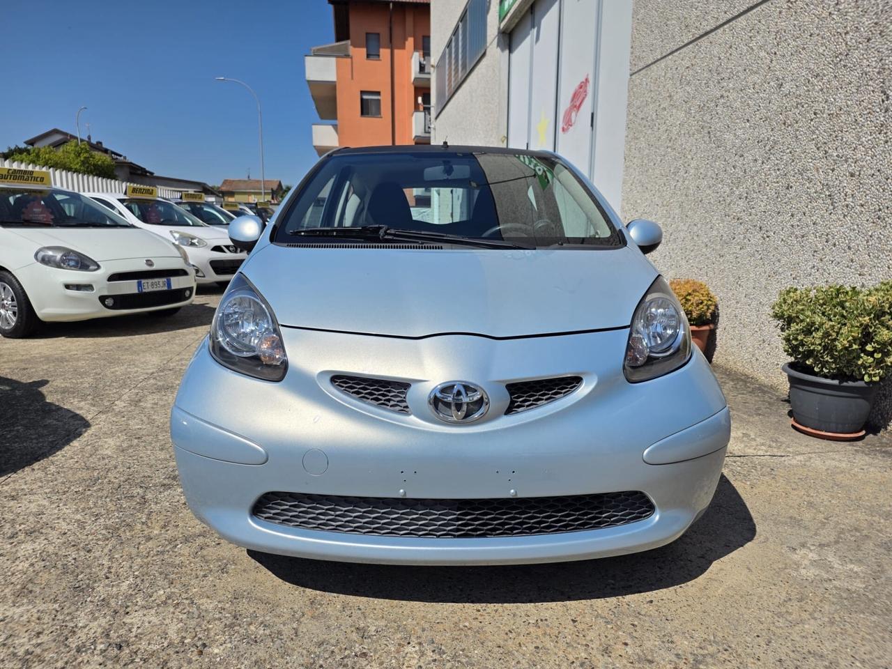 Toyota Aygo 1.0 12V VVT-i 3 p. Neopatentati