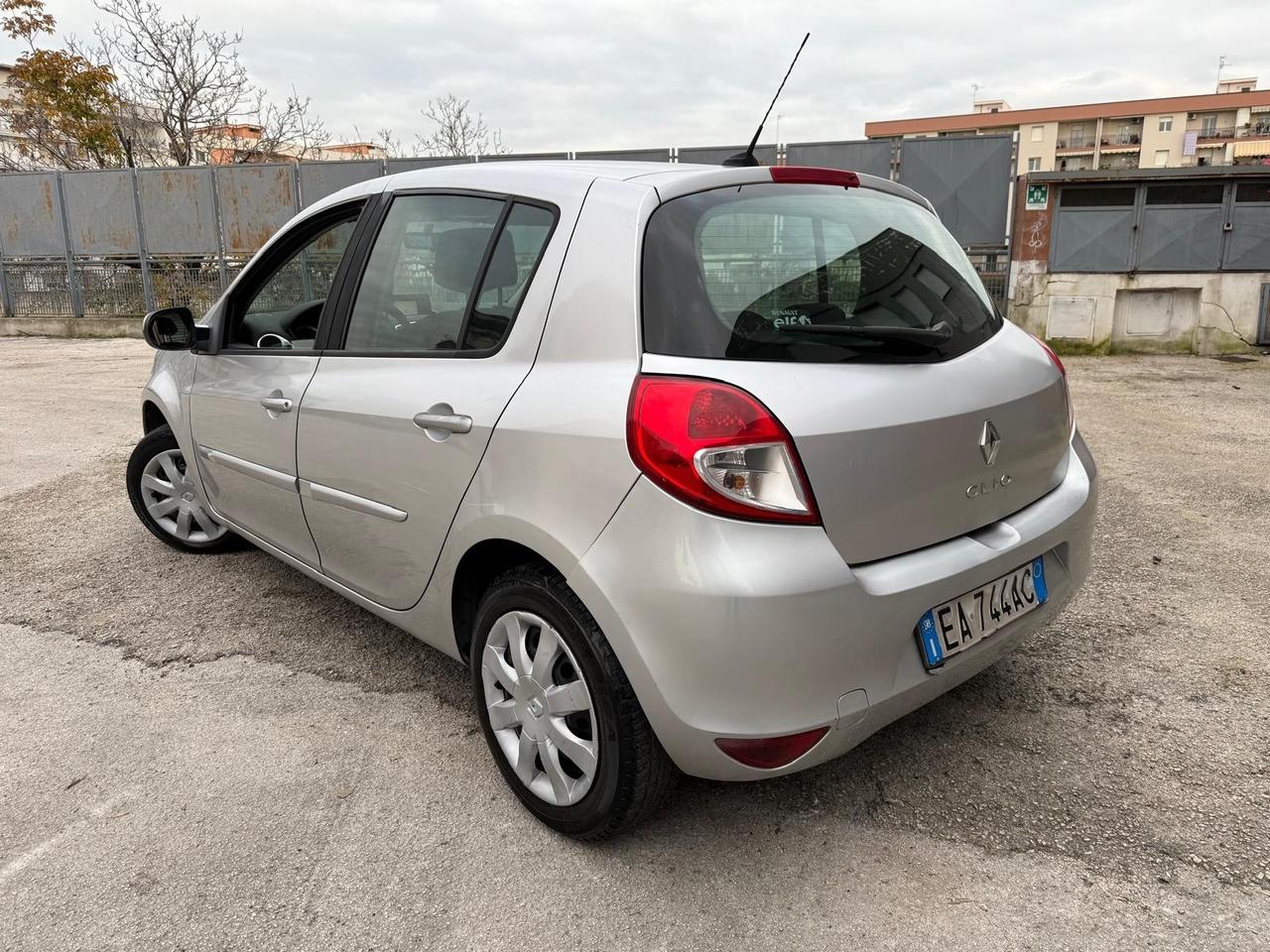 Renault Clio 1.2 16V 5 porte Luxe