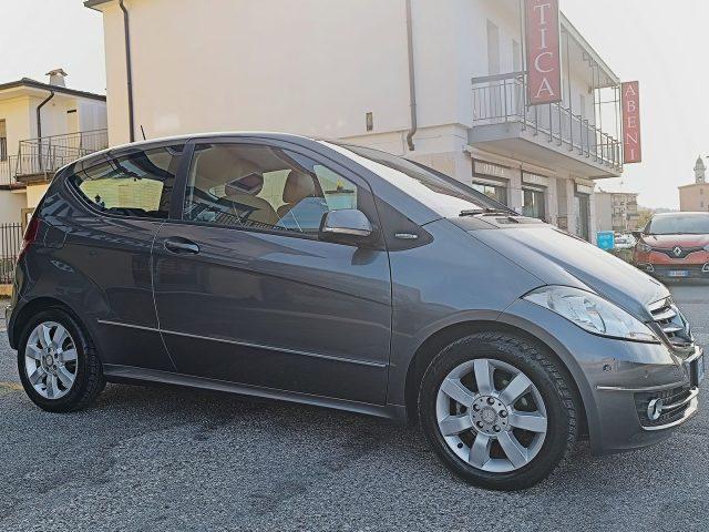 MERCEDES-BENZ A 150 BlueEFFICIENCY Coupé Elegance