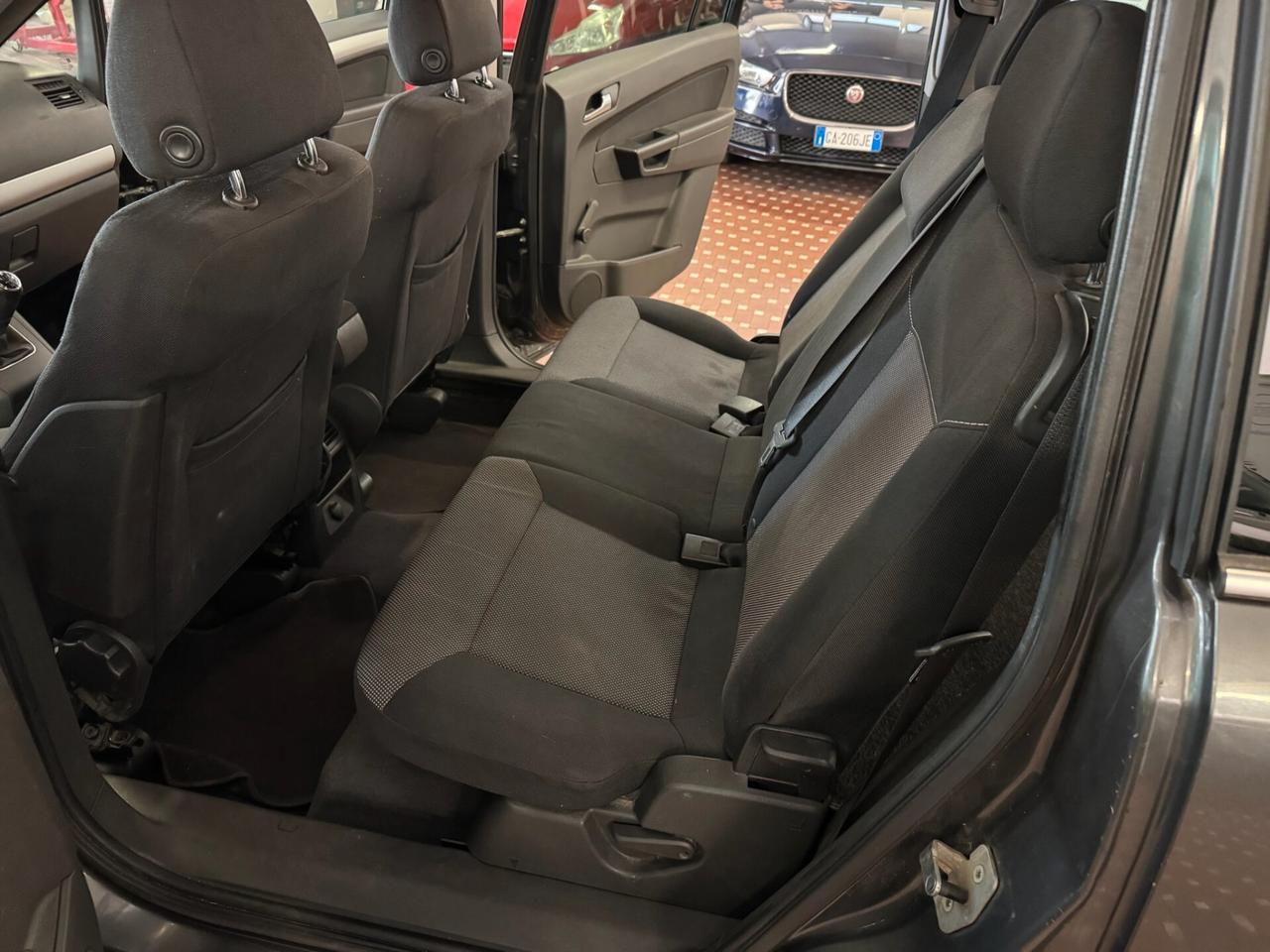 Opel Zafira 1.6 16V VVT Cosmo - 7 POSTI