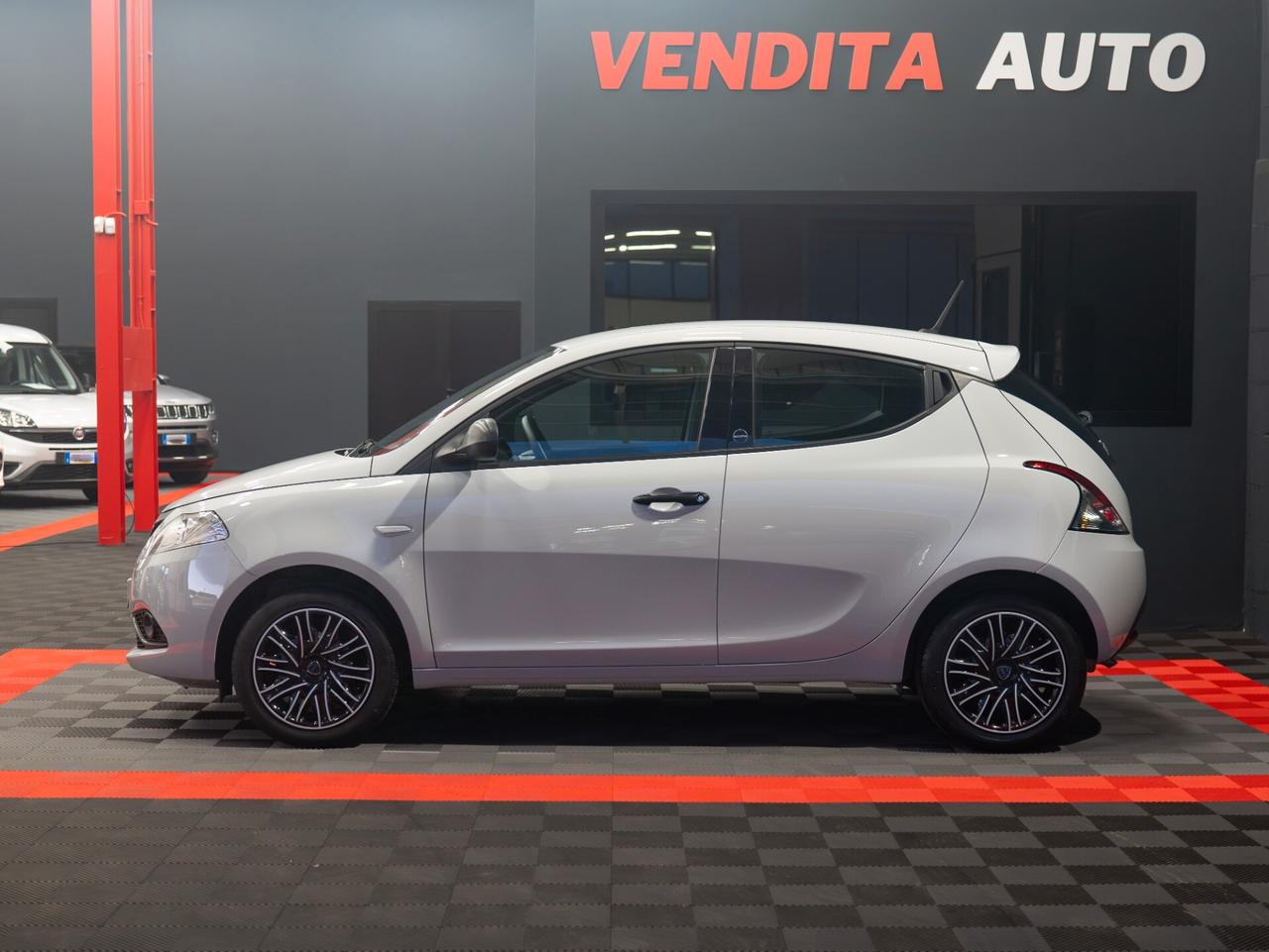 Lancia Ypsilon 1.2 69 cv Benzina e GPL originale