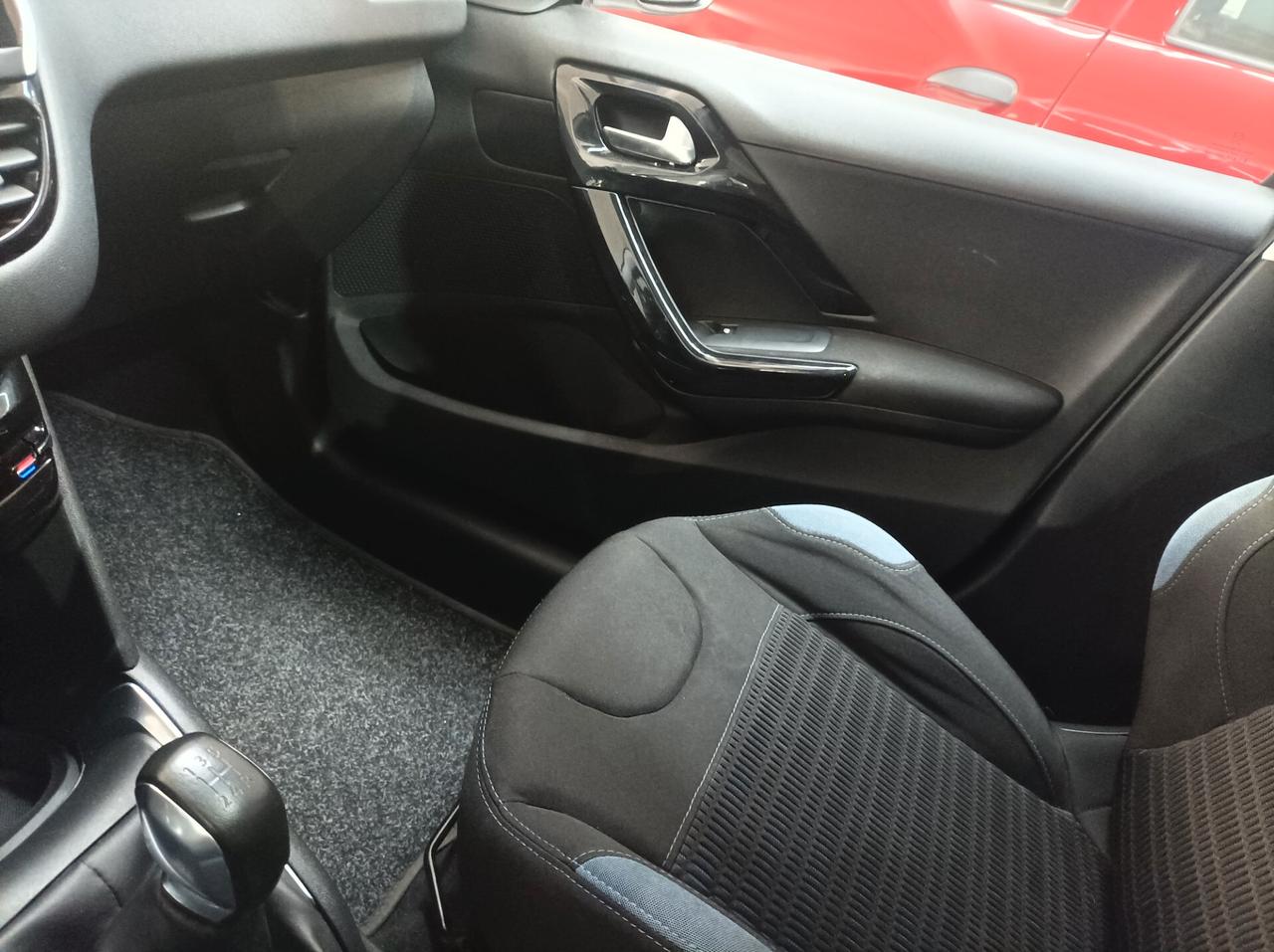Peugeot 208 1.2 VTi 82 CV Allure DISTRIB NUOVA!!