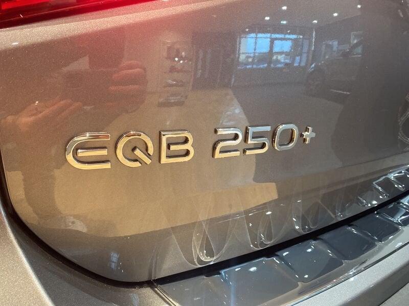 Mercedes-Benz EQB 250+ AMG LINE Advanced