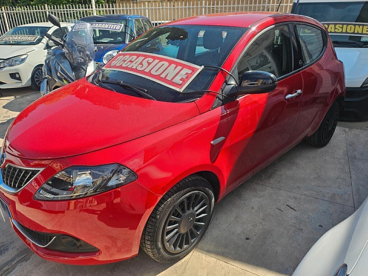 Lancia Ypsilon 1.0 FireFly Hybrid Ecochic Silver 11/2021