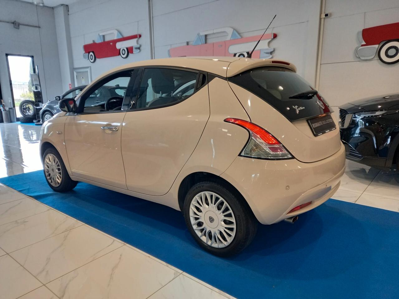 Lancia Ypsilon 1.2 69 CV 5 porte 77000 km Neopatentati