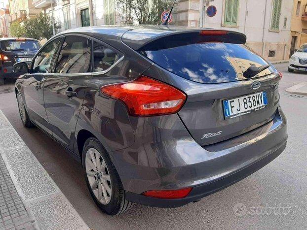 FORD Focus 1.5 TDCi 120CV BERLINA Titanium