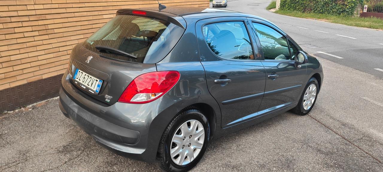 Peugeot 207 1.4 8V 75CV 5p. X Line ECO GPL