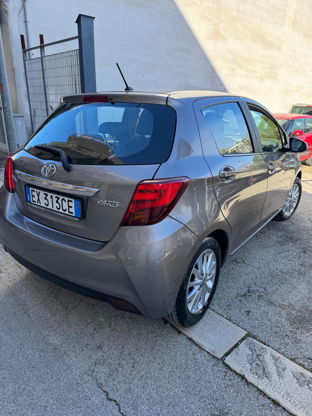 Toyota Yaris 1.4 D-4D 5 porte Lounge