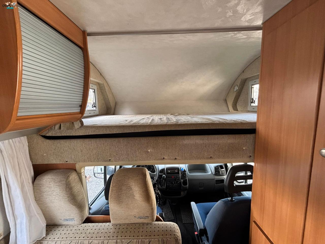 Mobilvetta TOP DRIVER S 70 - Mansardato compatto con letti a castello in coda