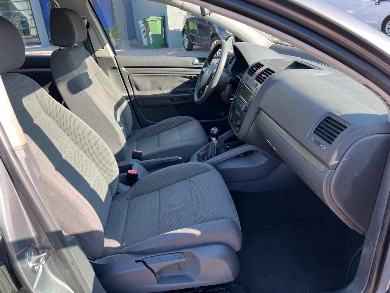 Volkswagen Golf 1.6 16V FSI 5p. Comfortline