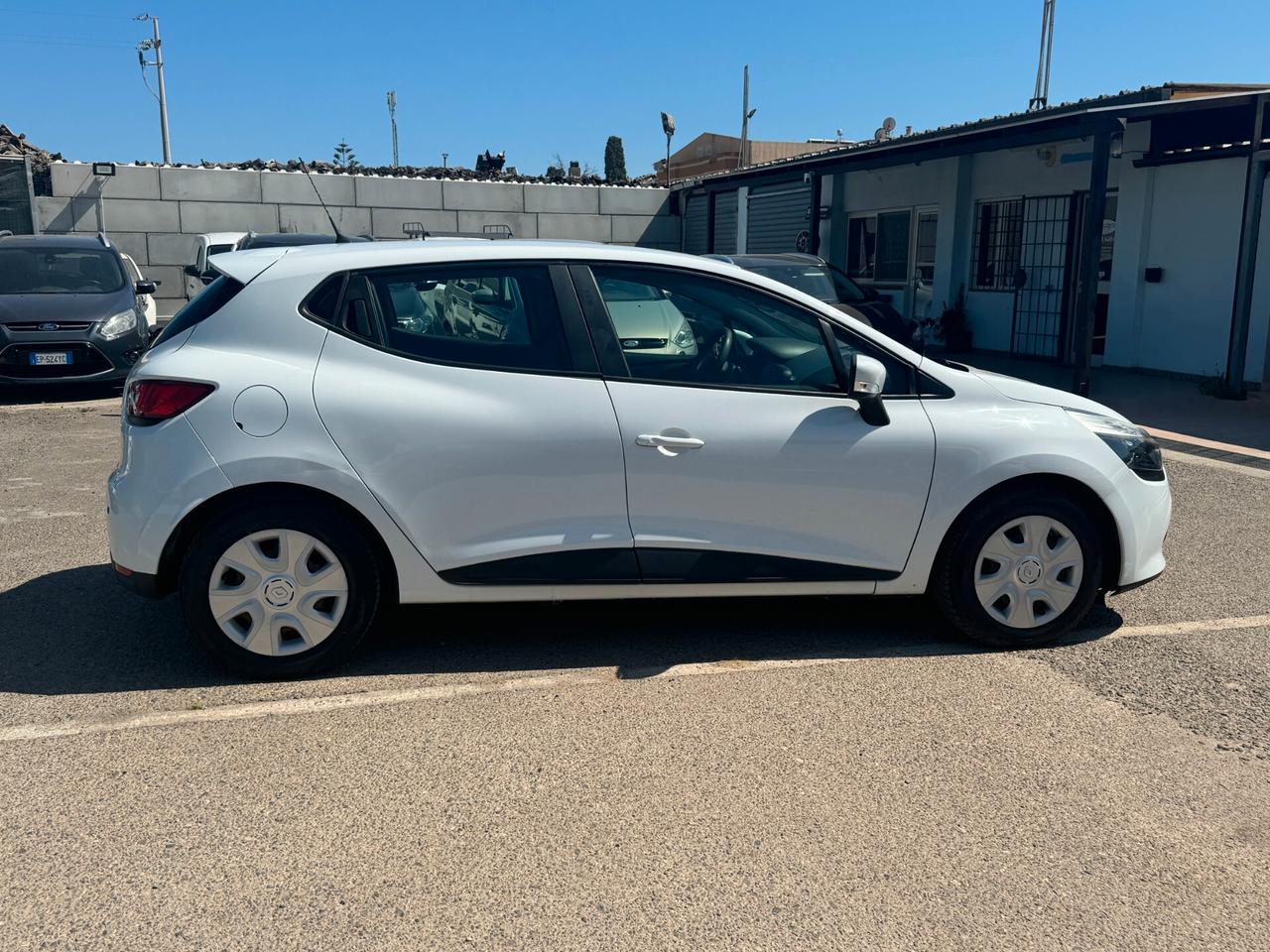 Renault Clio 1.2 75CV GPL - NEOPATENTATI 2014