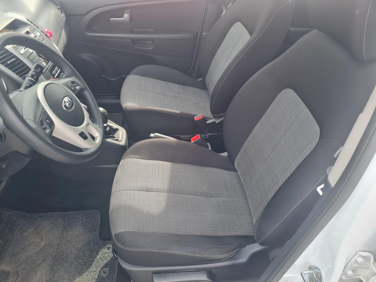 Kia Venga 1.4 CRDi 90CV Cool + TETTO