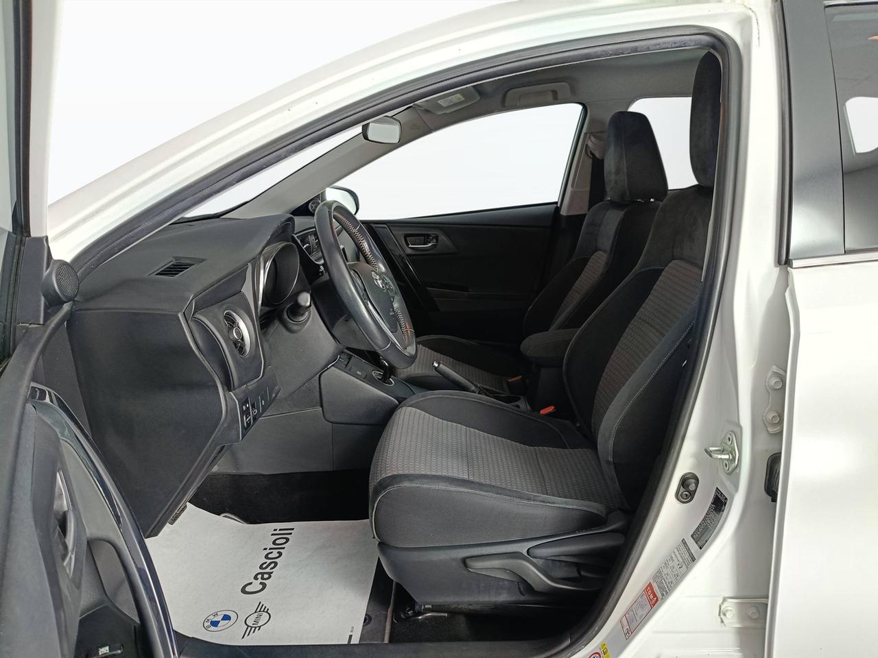 TOYOTA Auris II 2015 - Auris 1.8h Style cvt