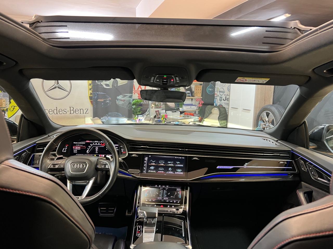 Audi Q8 RS TFSI V8 quattro tiptronic