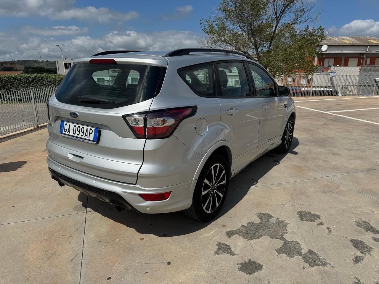 Ford Kuga 1.5 TDCI 120 CV S&S 2WD ST-Line