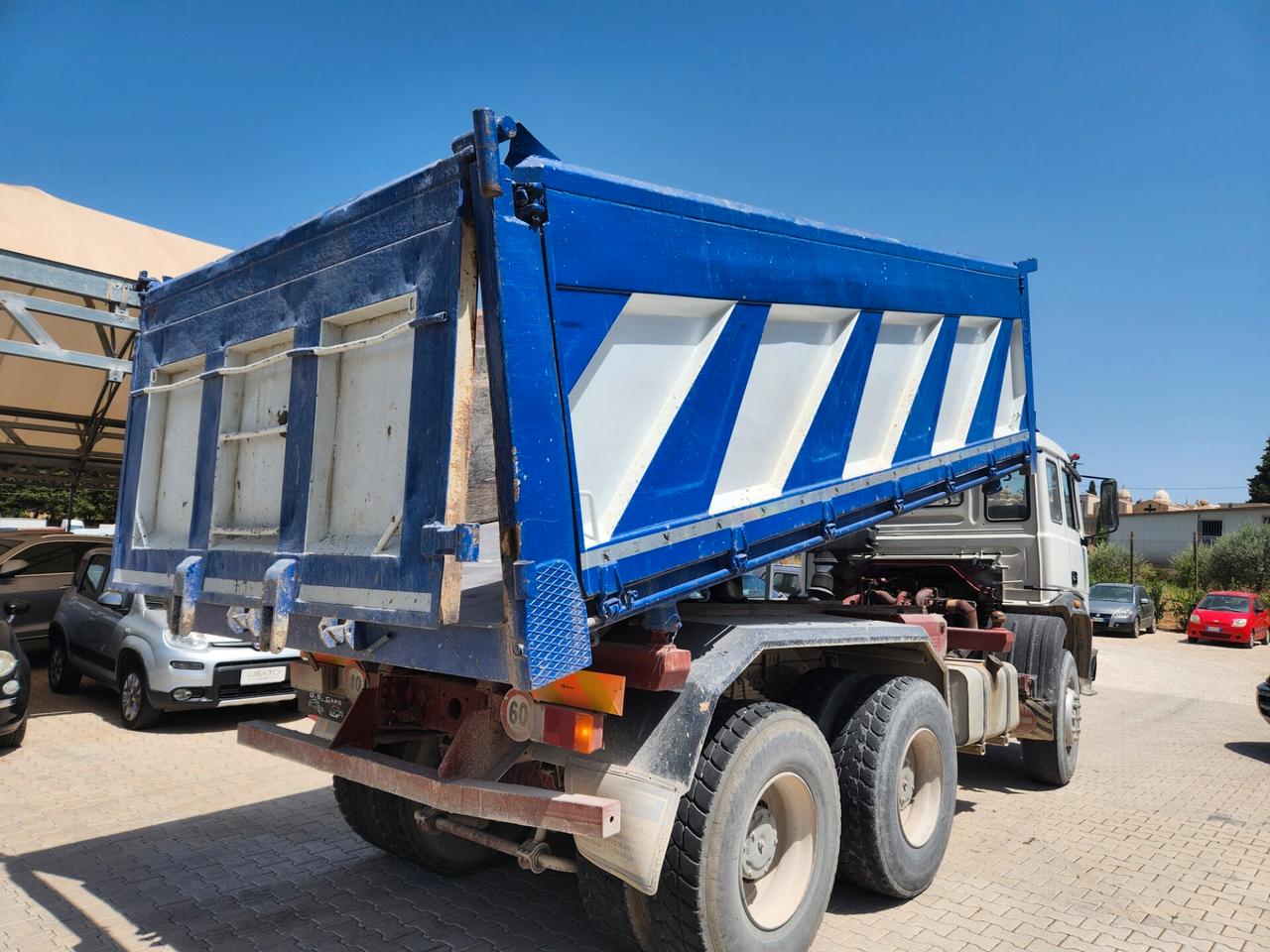 Iveco LKW/TRUCKS 330.30 RIBALTABILE TRILAT