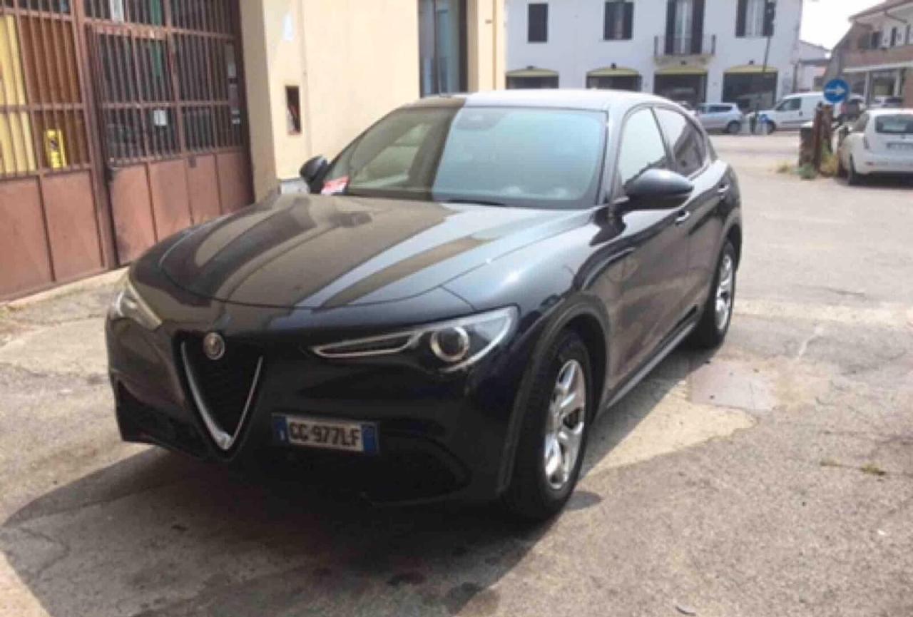 Alfa Romeo Stelvio 2.2 Turbodiesel 190 CV AT8 RWD Executive
