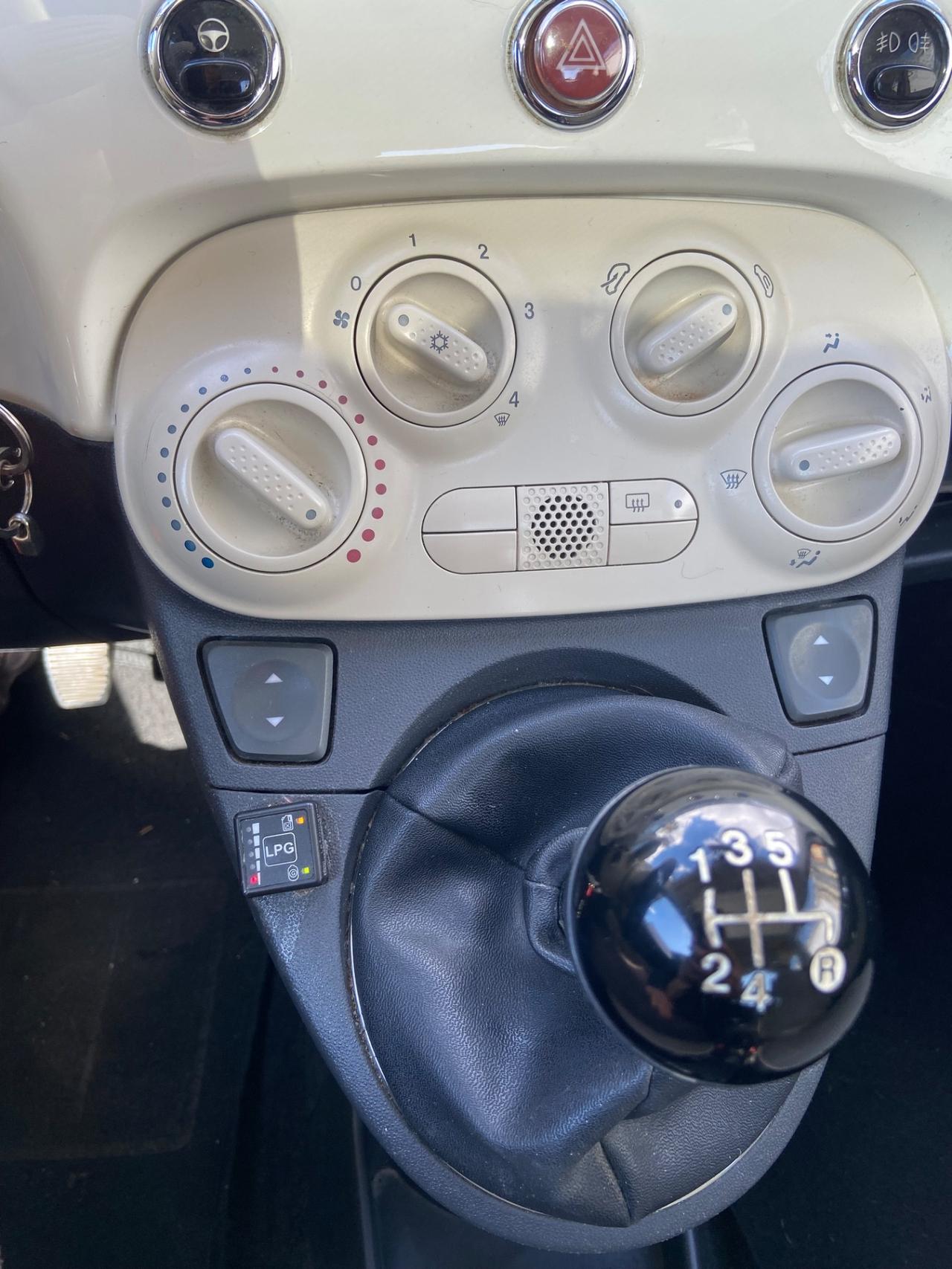 Fiat 500 1.2 Lounge Benz/gpl