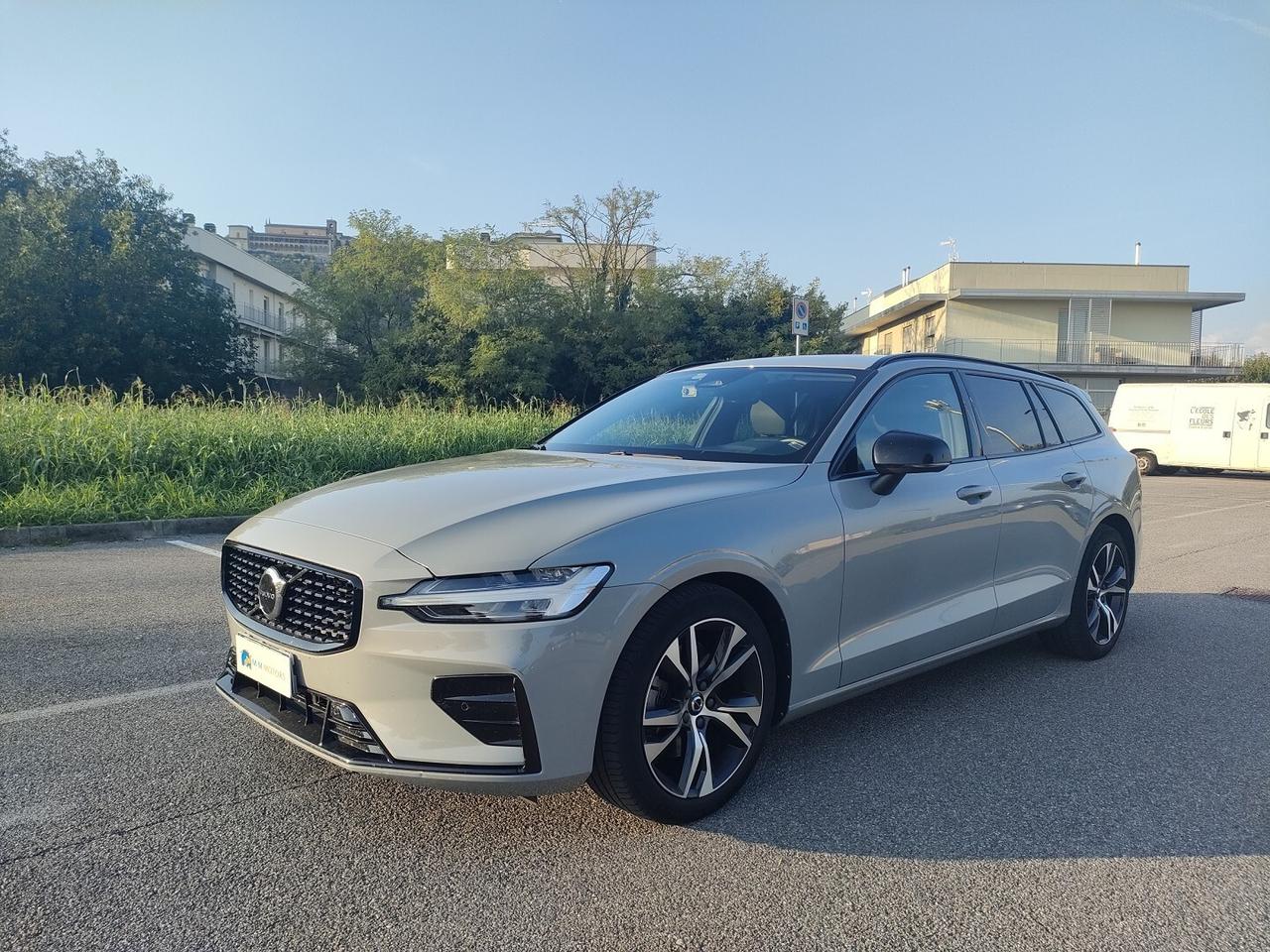 VOLVO V60 II N1 2.0 B4 Plus Dark IVA INCLUSA