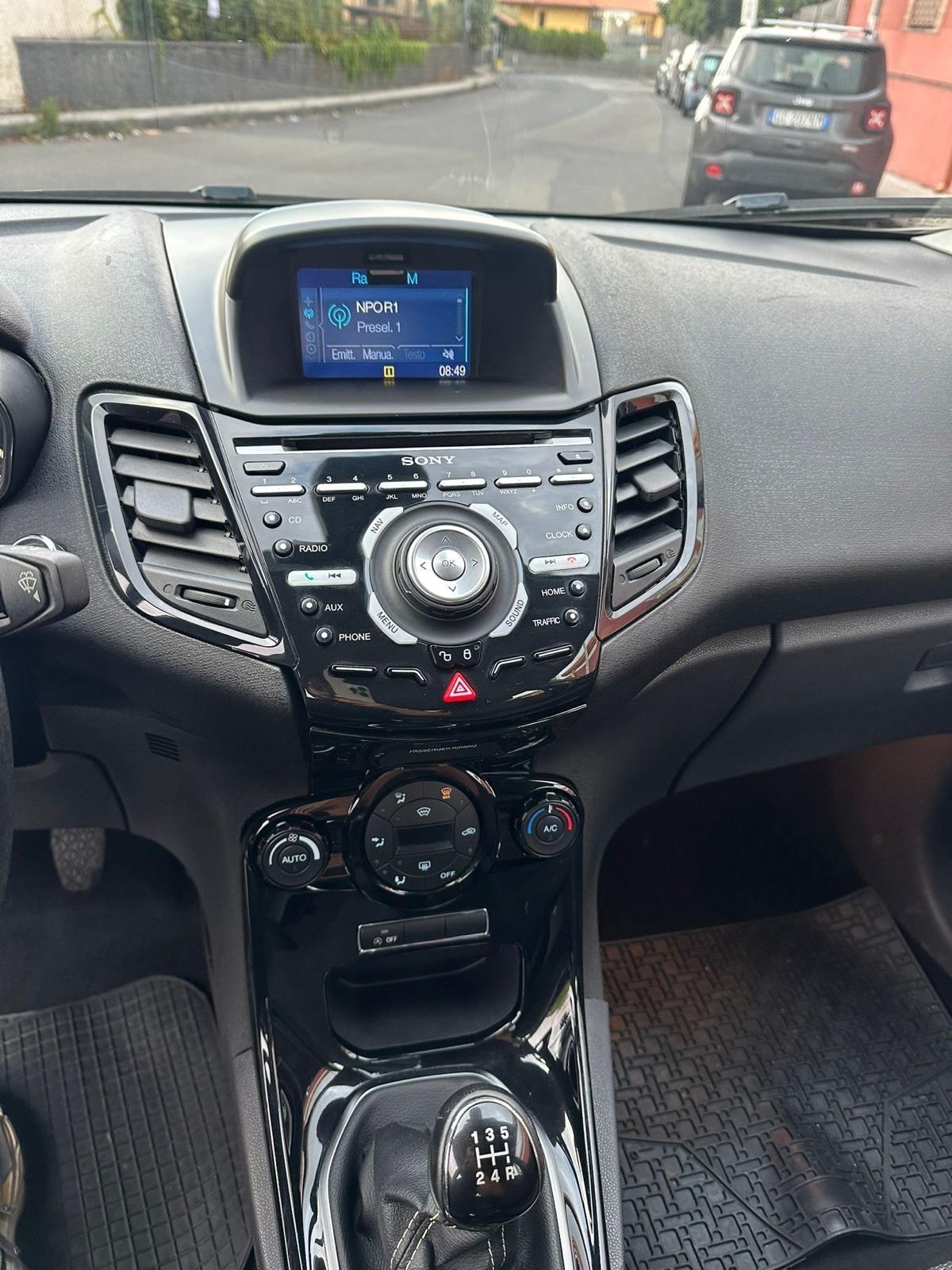 Ford Fiesta 1.5 TDCi 75CV 5 porte Titanium