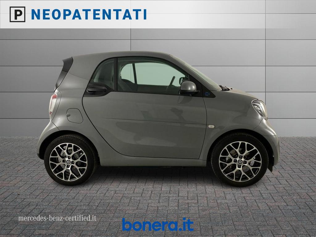 Smart fortwo 4,6kW EQ racingrey