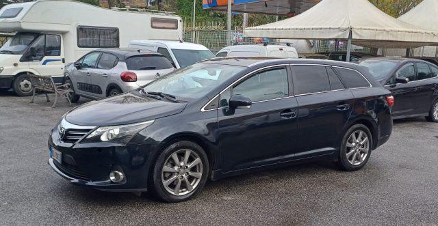 TOYOTA Avensis 2.0 D-4D Wagon Lounge