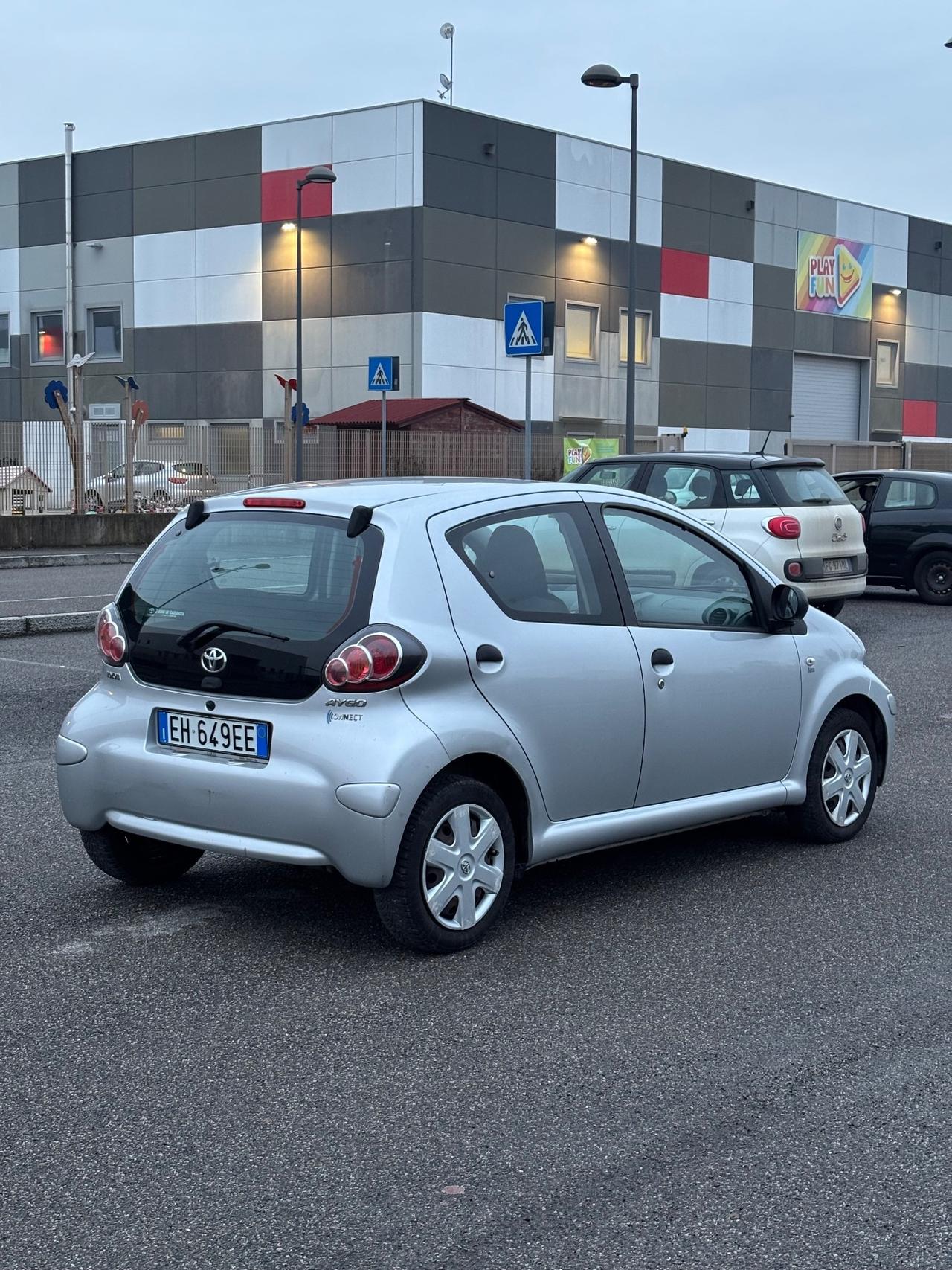 Toyota Aygo 1.0 12V VVT-i 5 porte Now Connect