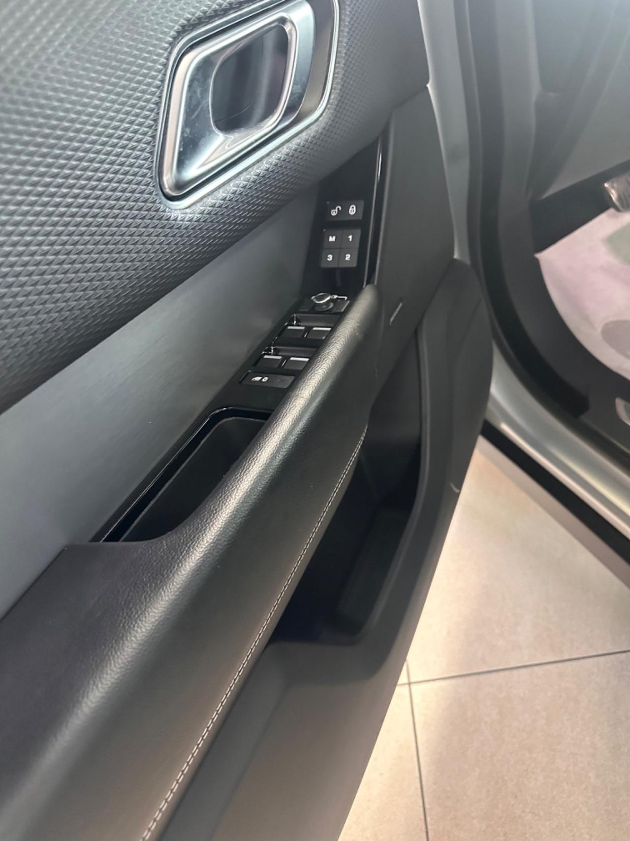 Land Rover Range Rover Velar Range Rover Velar 2.0D I4 240 CV R-Dynamic