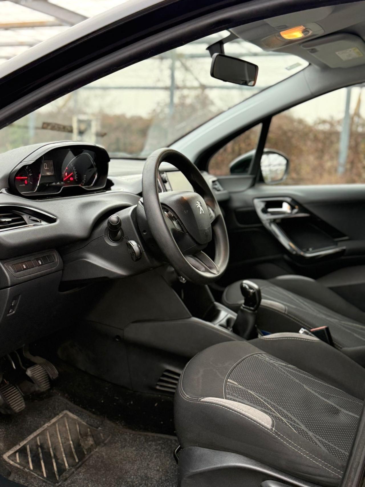 Peugeot 208 PureTech 82 5 porte Allure