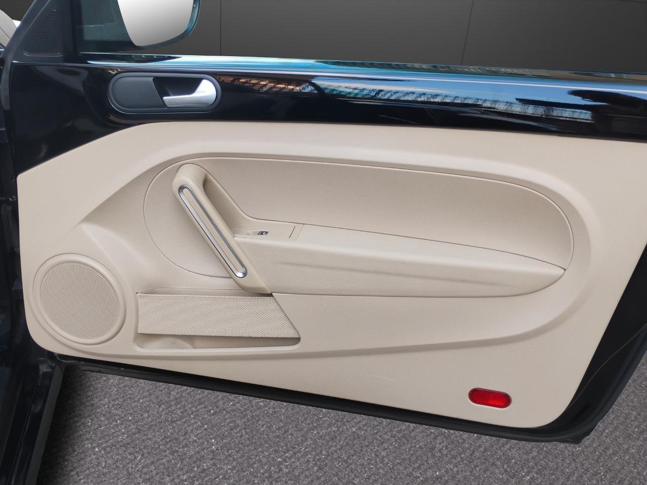 Volkswagen Maggiolino Cabrio 1.2 tsi Design.NAVIGATORE.SEDILI RISCALDATI