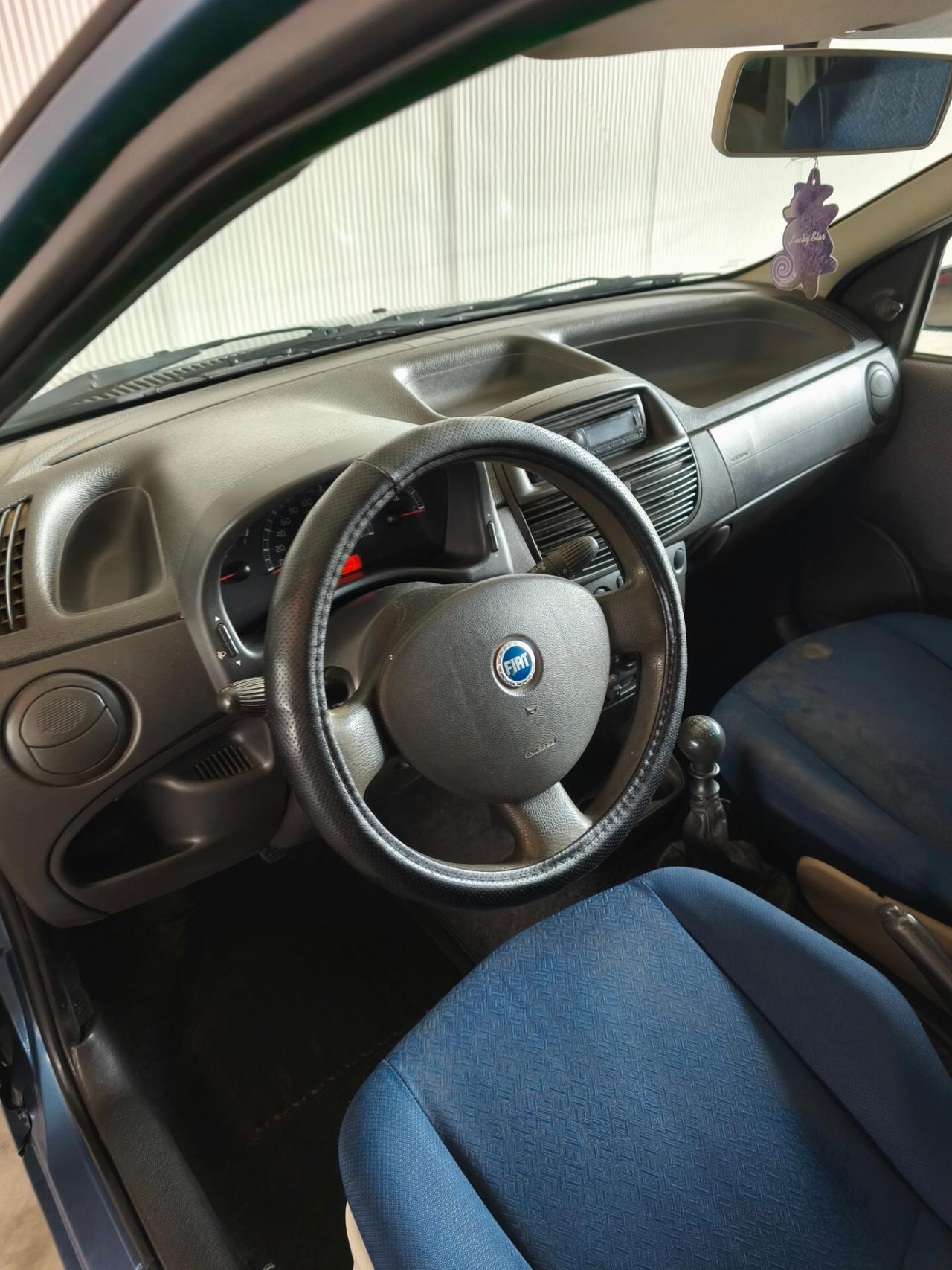 Fiat Punto 1.2i 5 porte