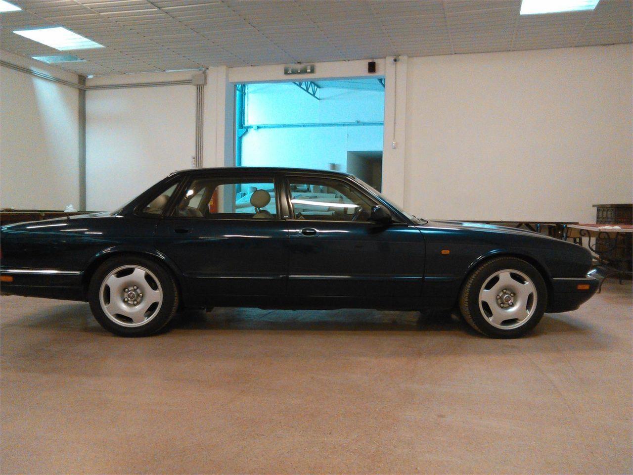 JAGUAR XJ XJR 4.0