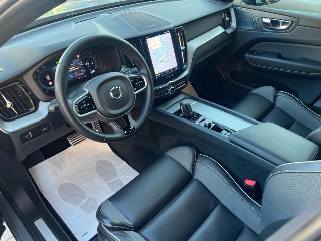 VOLVO XC60 2.0 B4 (d) R-design Dark Plus AWD