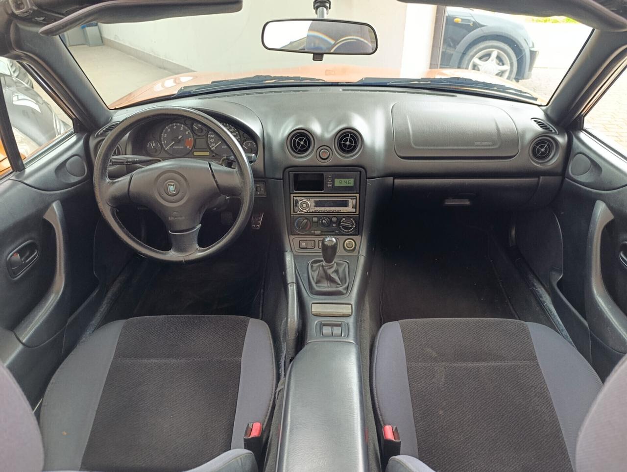Mazda MX-5 1.8i 16V cat 10th Anniversary