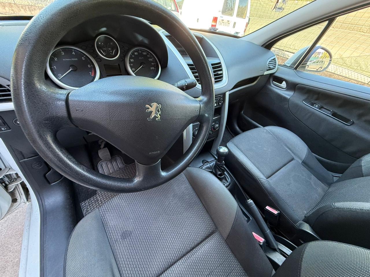Peugeot 207 5p 1.4 eco-GPL valido fino 2033
